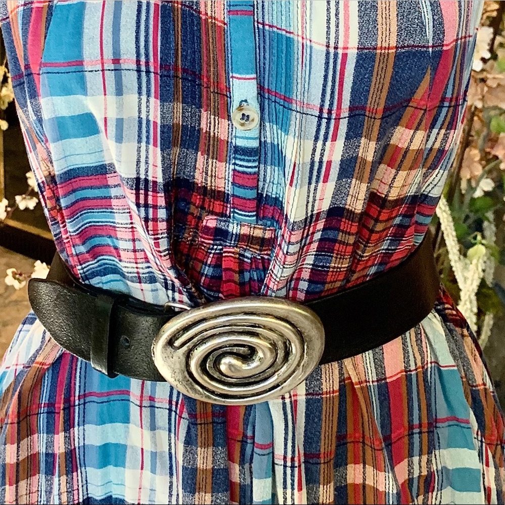 ❌SOLD ❌ Vintage Black Leather Belt Silver Buckle - Picture 8 of 8